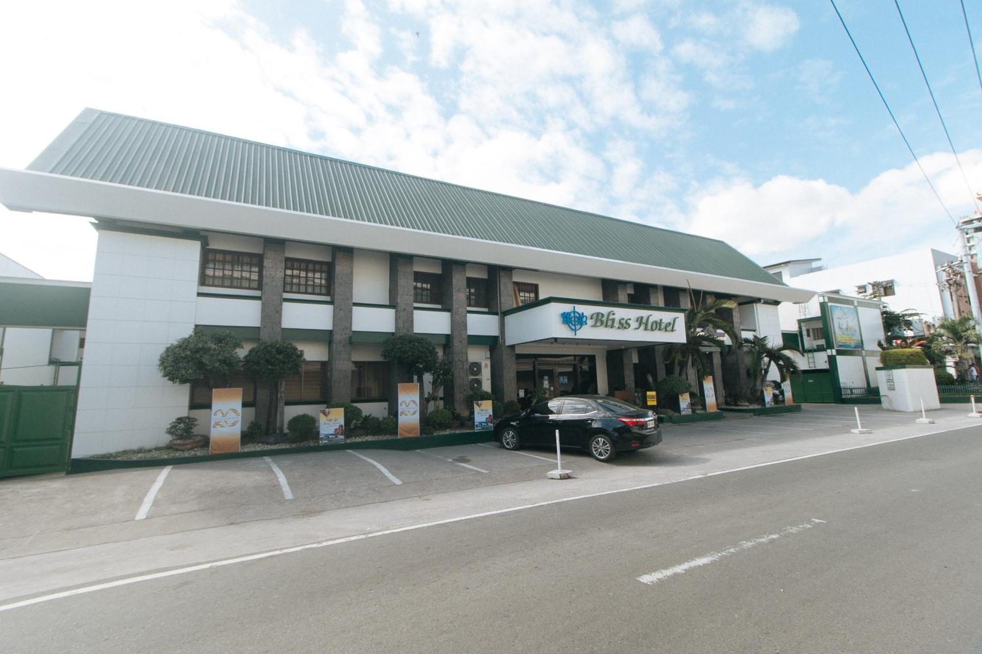 Bliss Hotel Dau Mabalacat Luaran gambar