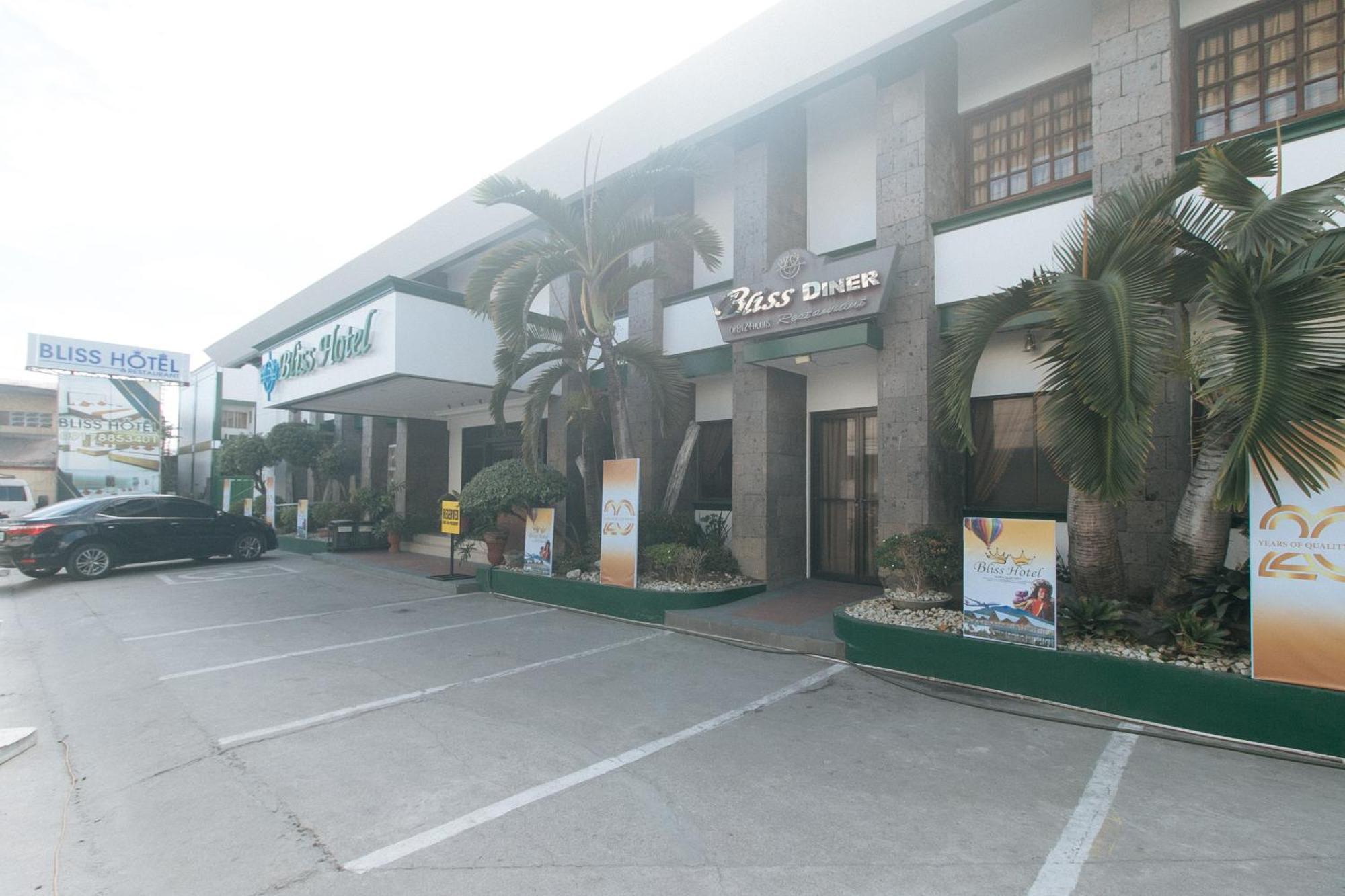 Bliss Hotel Dau Mabalacat Luaran gambar