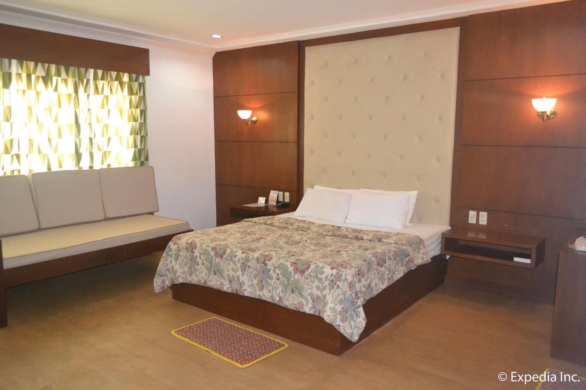Bliss Hotel Dau Mabalacat Luaran gambar